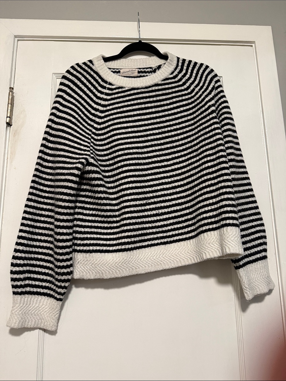 Universal Thread Black & White Striped Crewneck Sweater